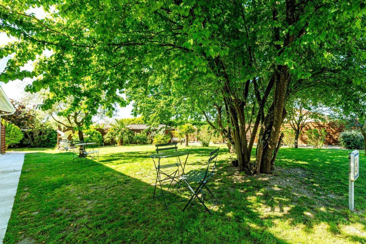 Logis Hotel L'Oliveraie Cognac Bagian luar foto