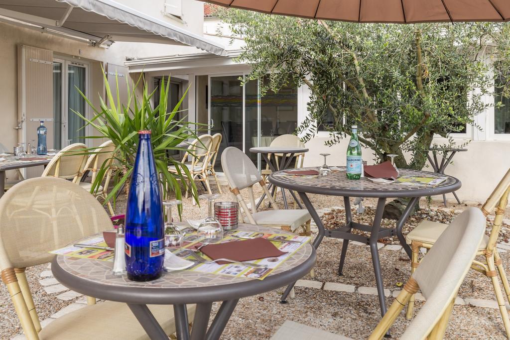 Logis Hotel L'Oliveraie Cognac Bagian luar foto