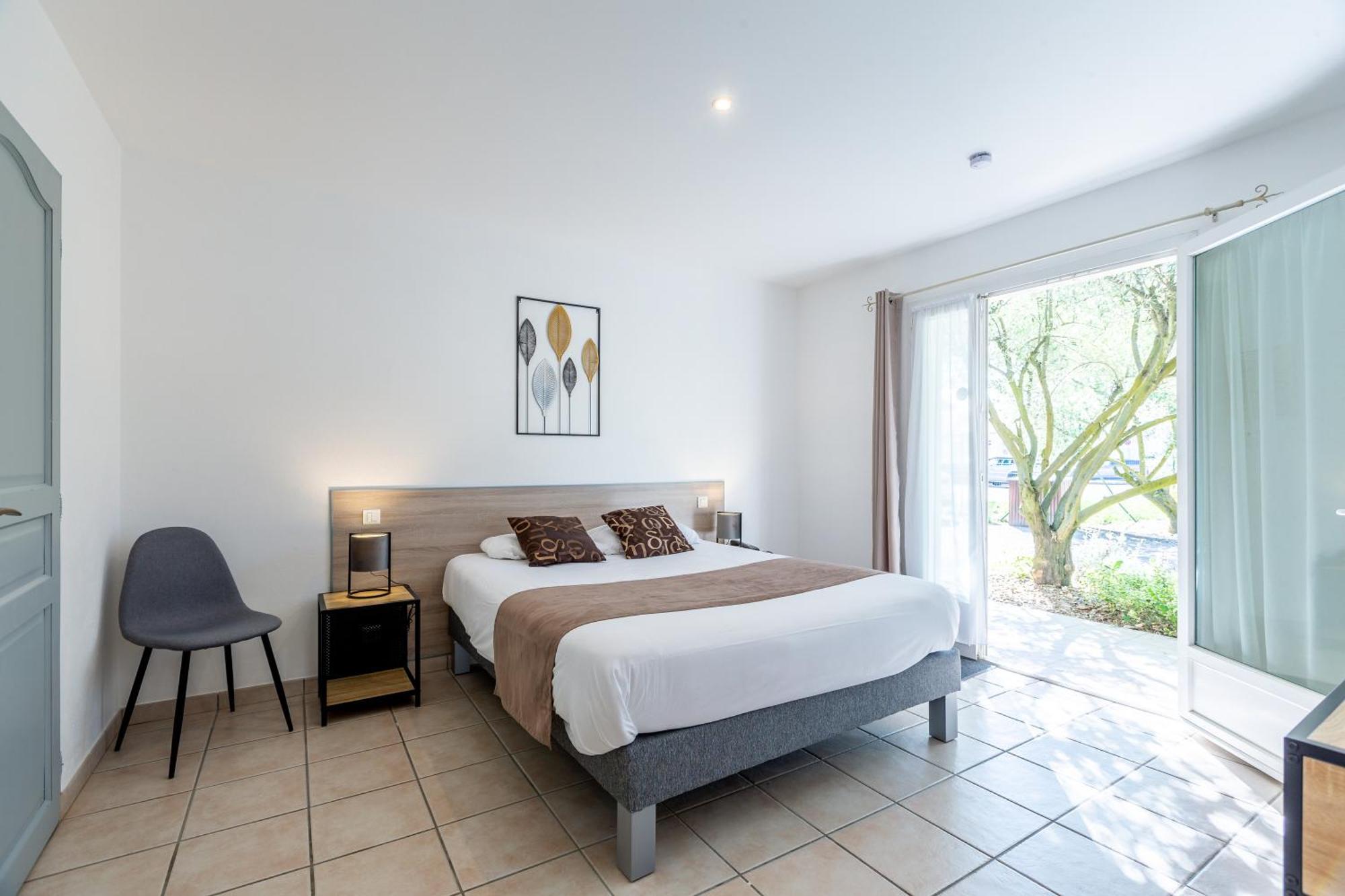 Logis Hotel L'Oliveraie Cognac Bagian luar foto