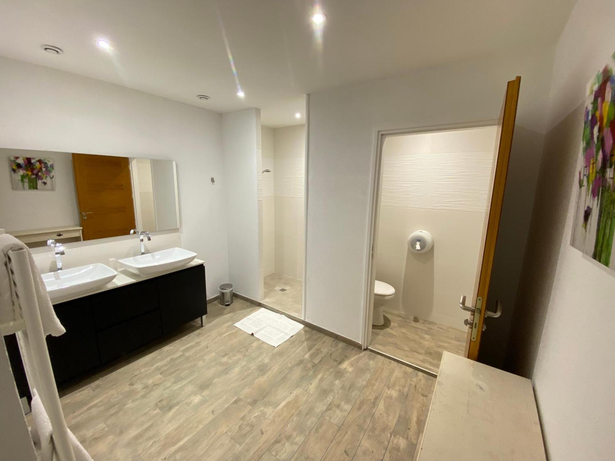 Logis Hotel L'Oliveraie Cognac Bagian luar foto
