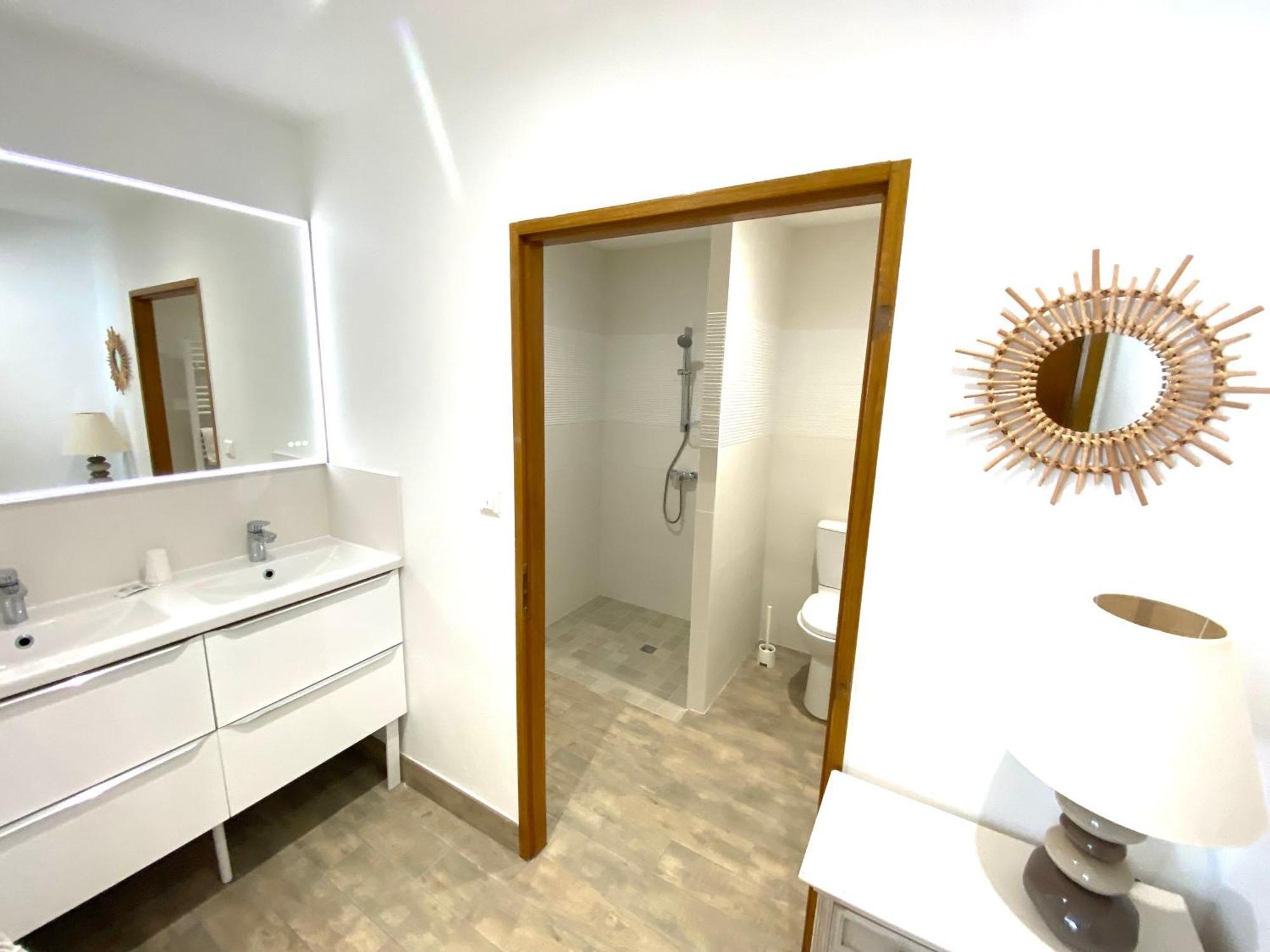 Logis Hotel L'Oliveraie Cognac Bagian luar foto