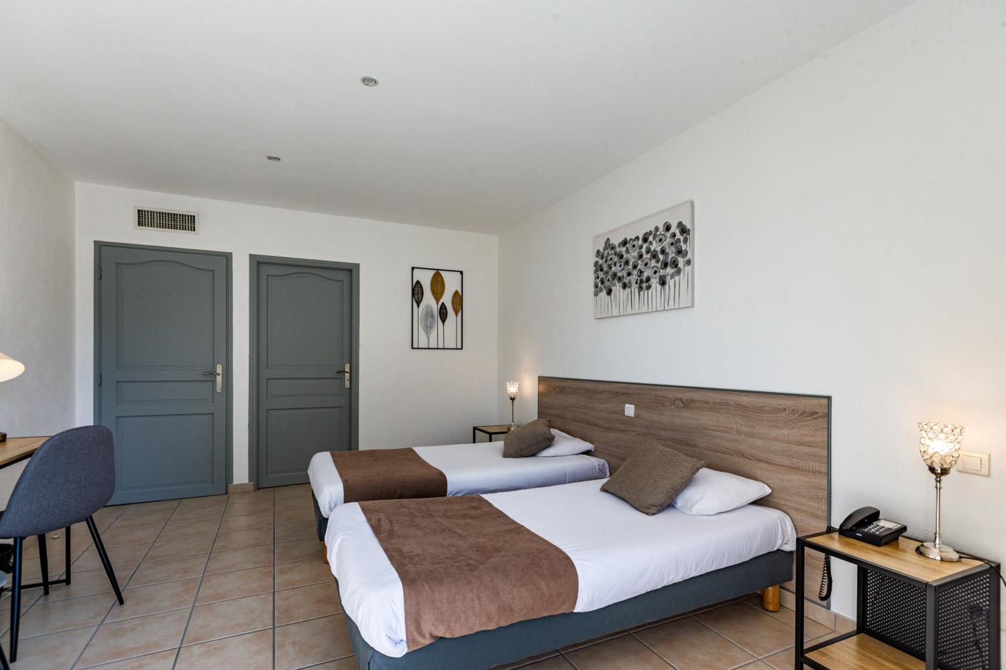 Logis Hotel L'Oliveraie Cognac Bagian luar foto