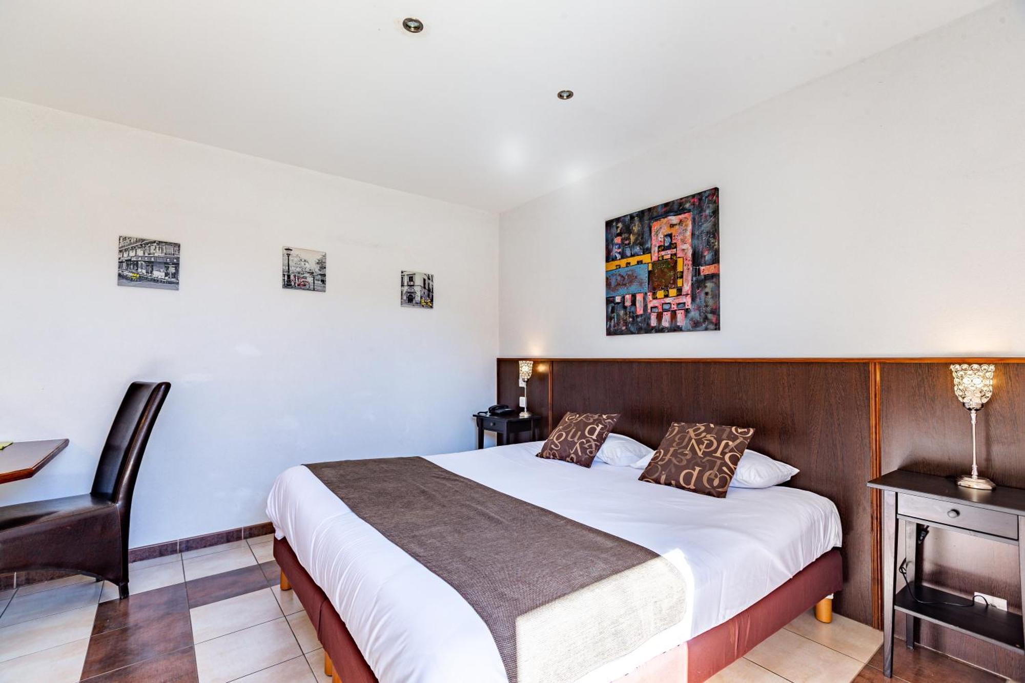 Logis Hotel L'Oliveraie Cognac Bagian luar foto