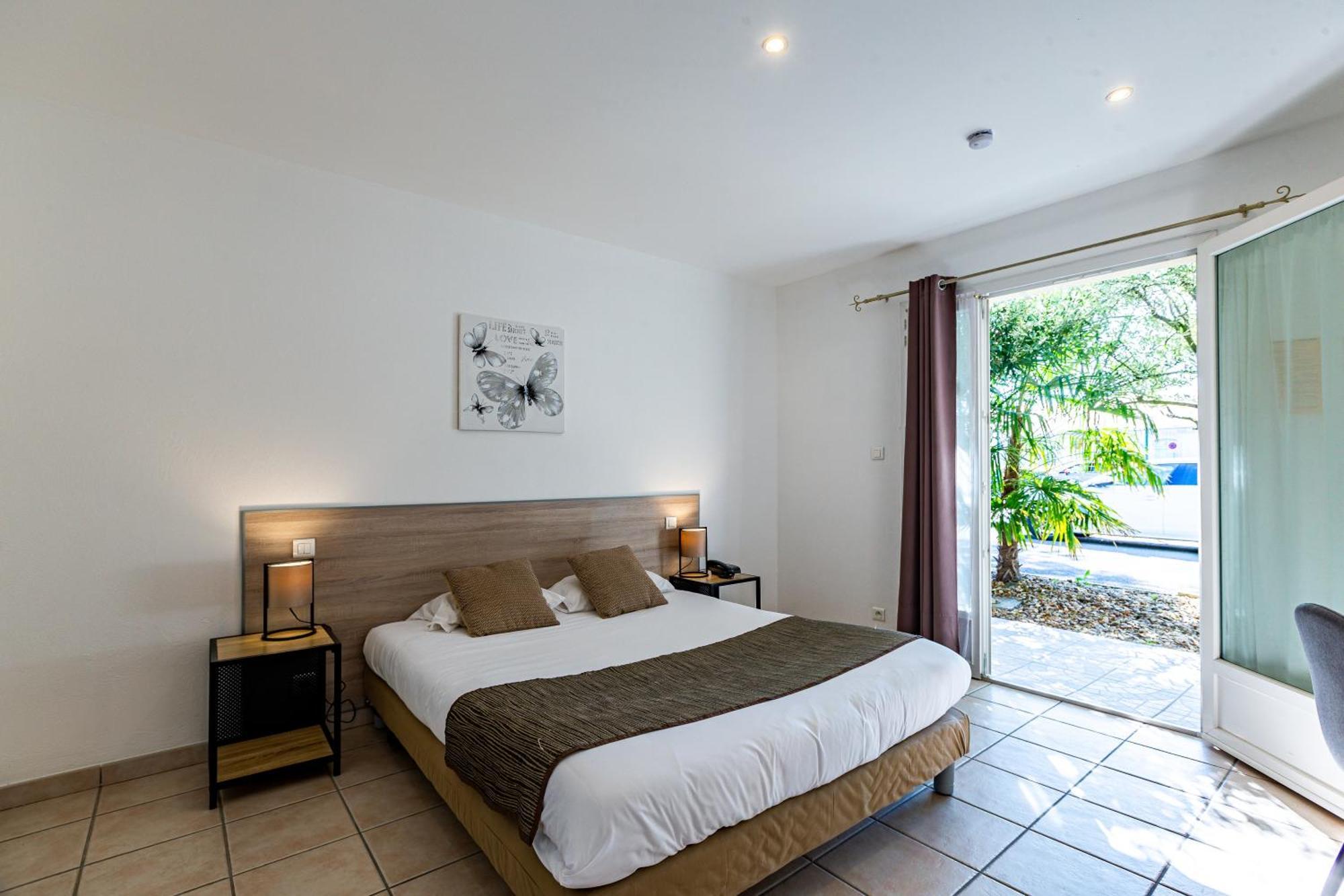Logis Hotel L'Oliveraie Cognac Bagian luar foto