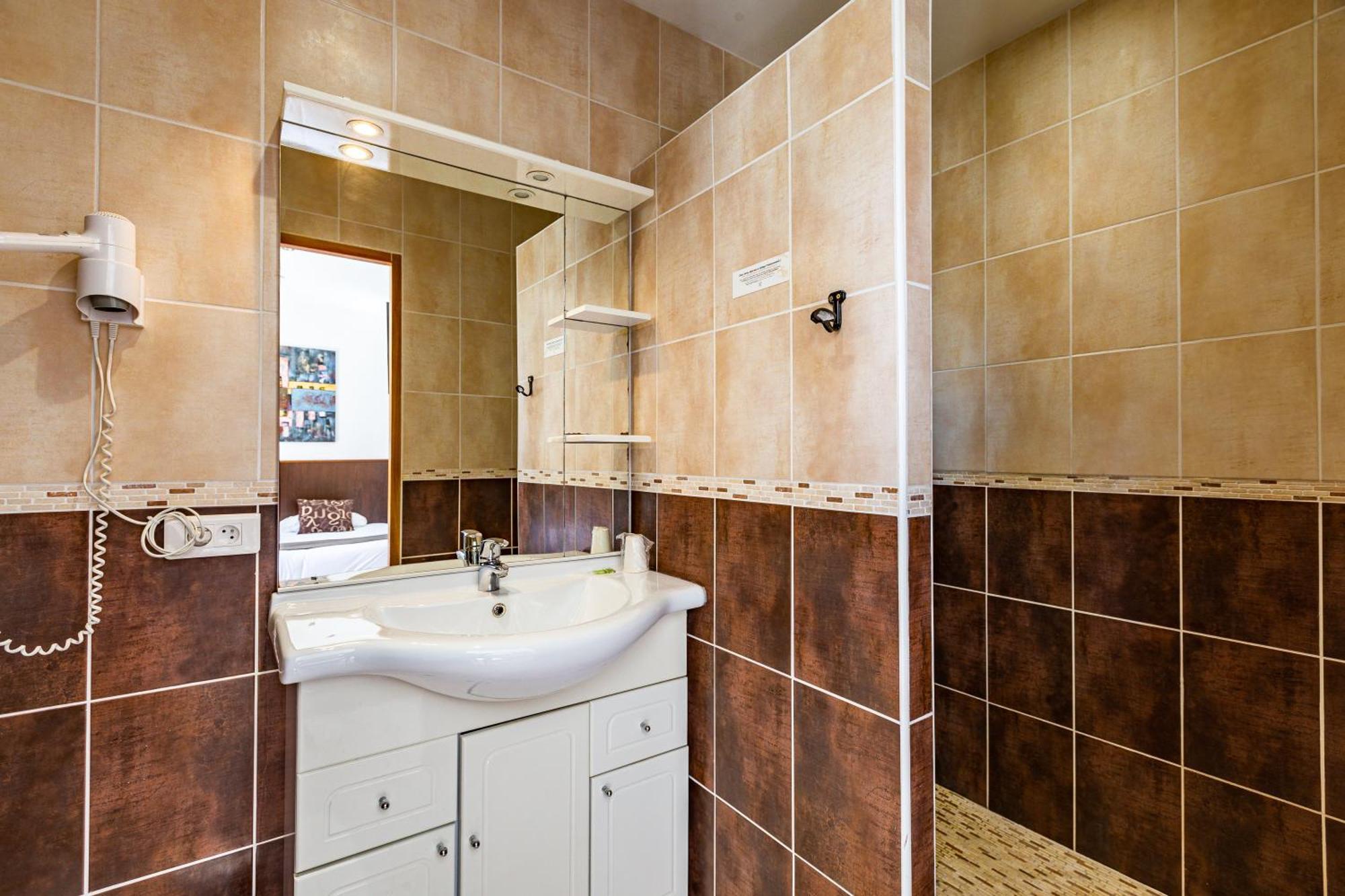 Logis Hotel L'Oliveraie Cognac Bagian luar foto