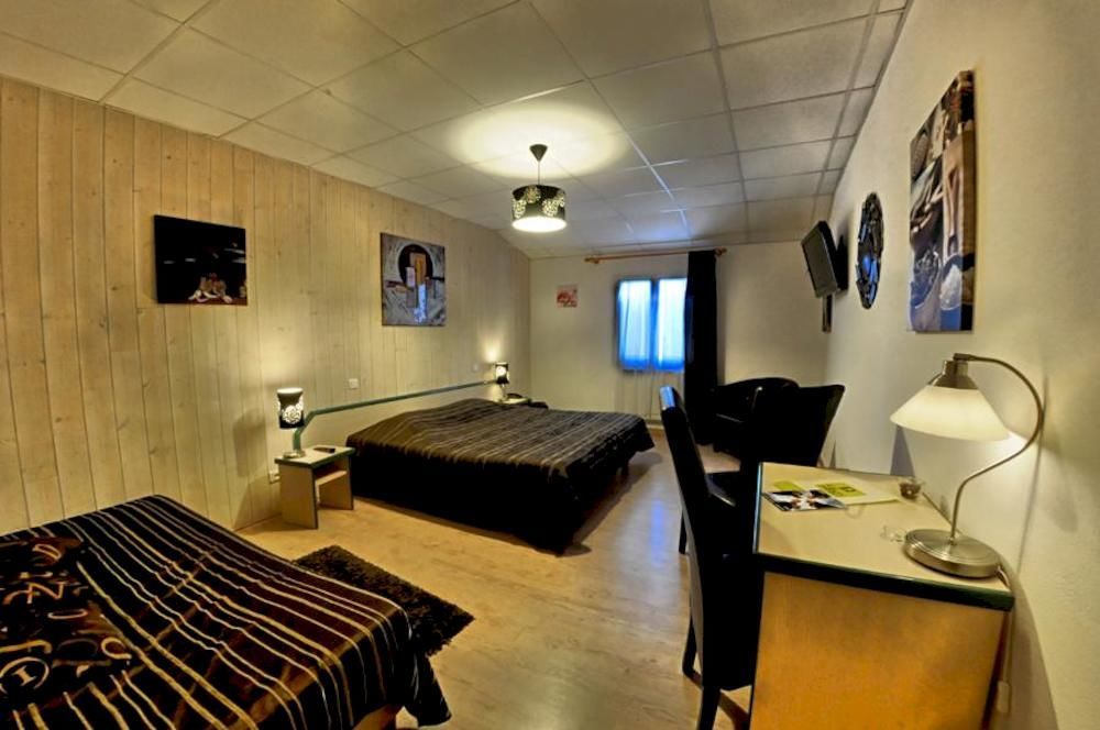 Logis Hotel L'Oliveraie Cognac Bagian luar foto