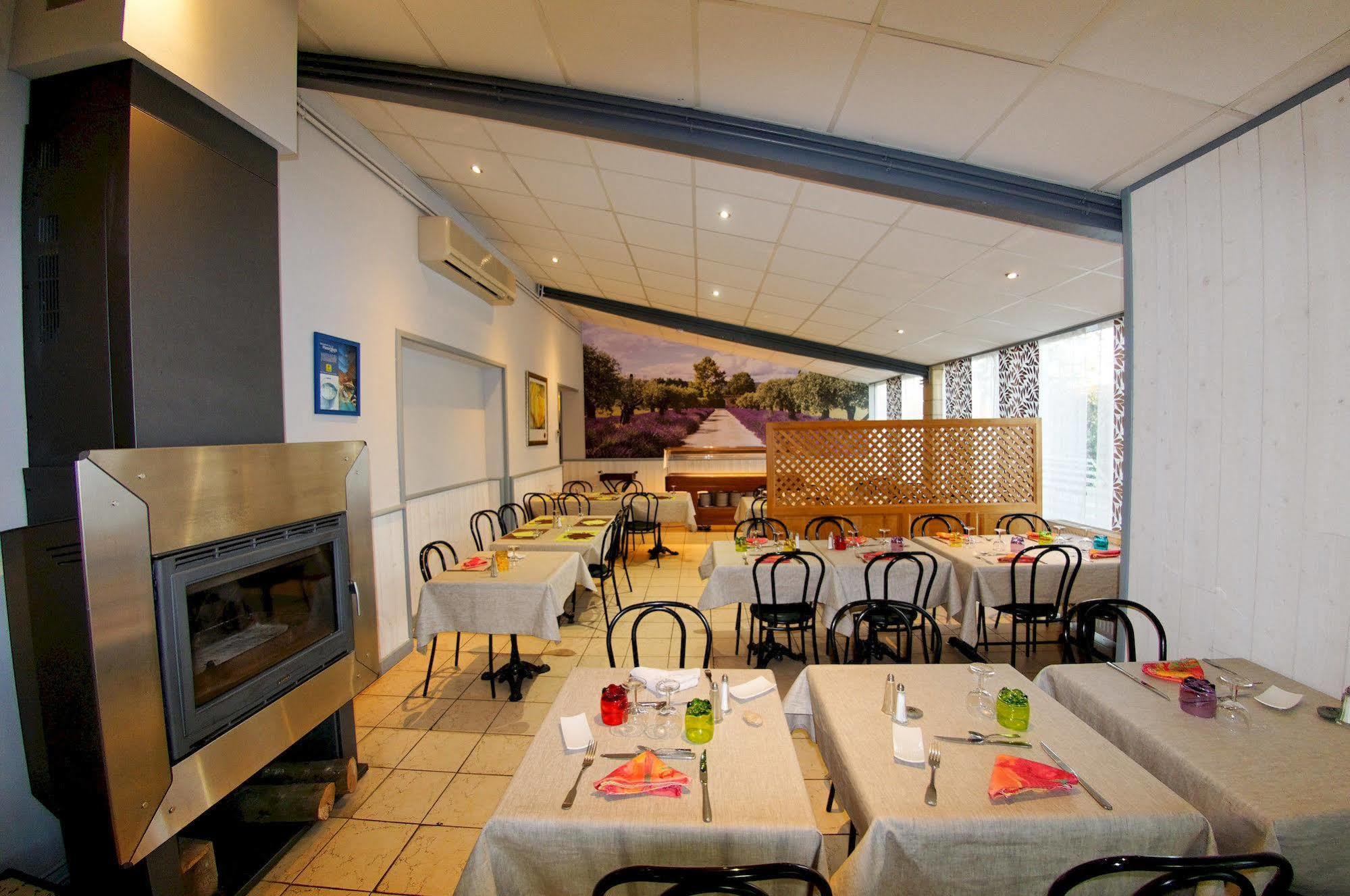 Logis Hotel L'Oliveraie Cognac Bagian luar foto