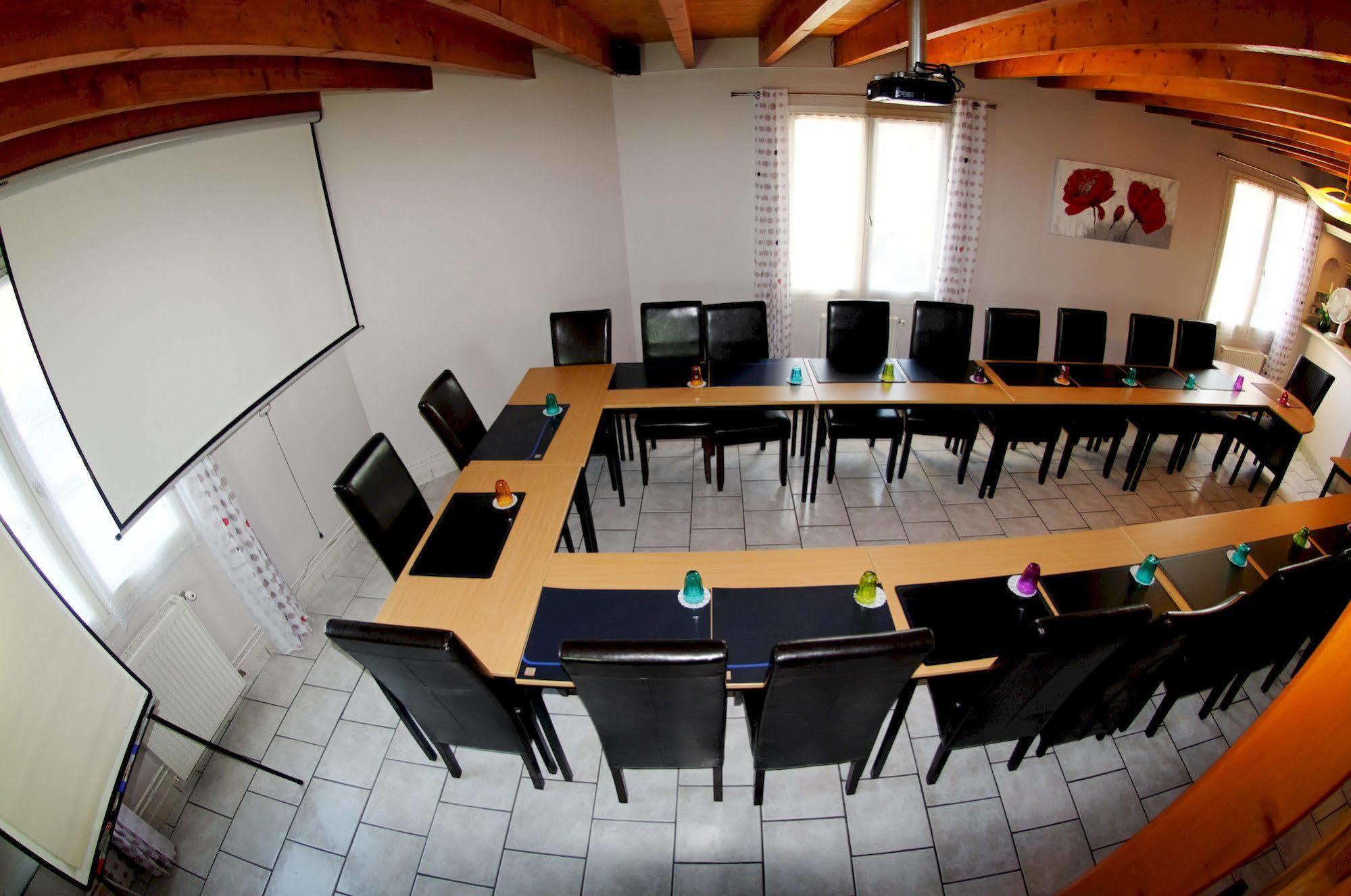 Logis Hotel L'Oliveraie Cognac Bagian luar foto